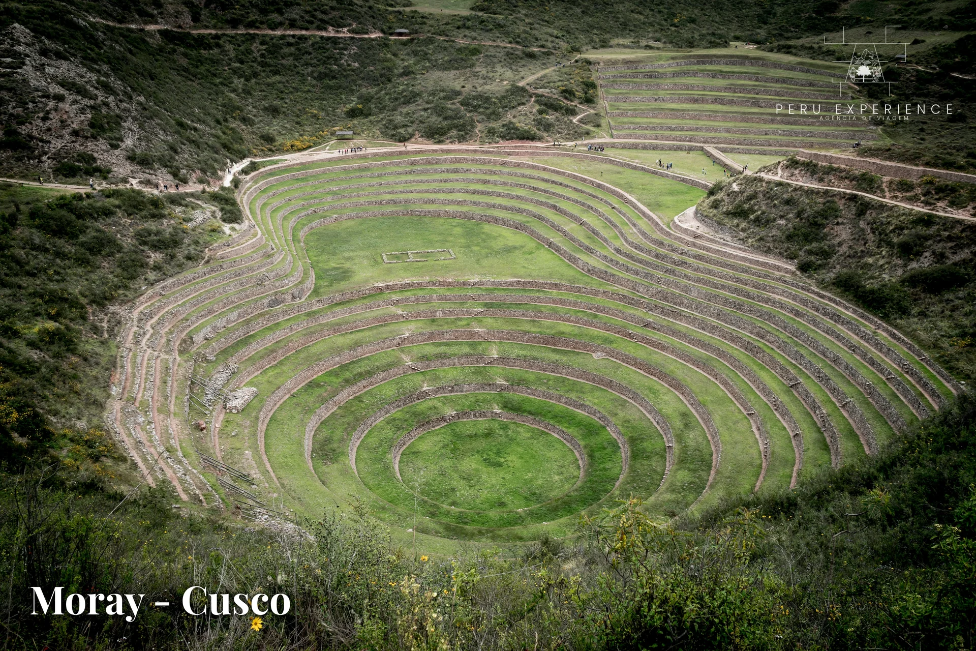 Terraços circulares concêntricos de Moray no Vale Sagrado dos Incas, laboratório agrícola inca de mais de 500 anos — Peru