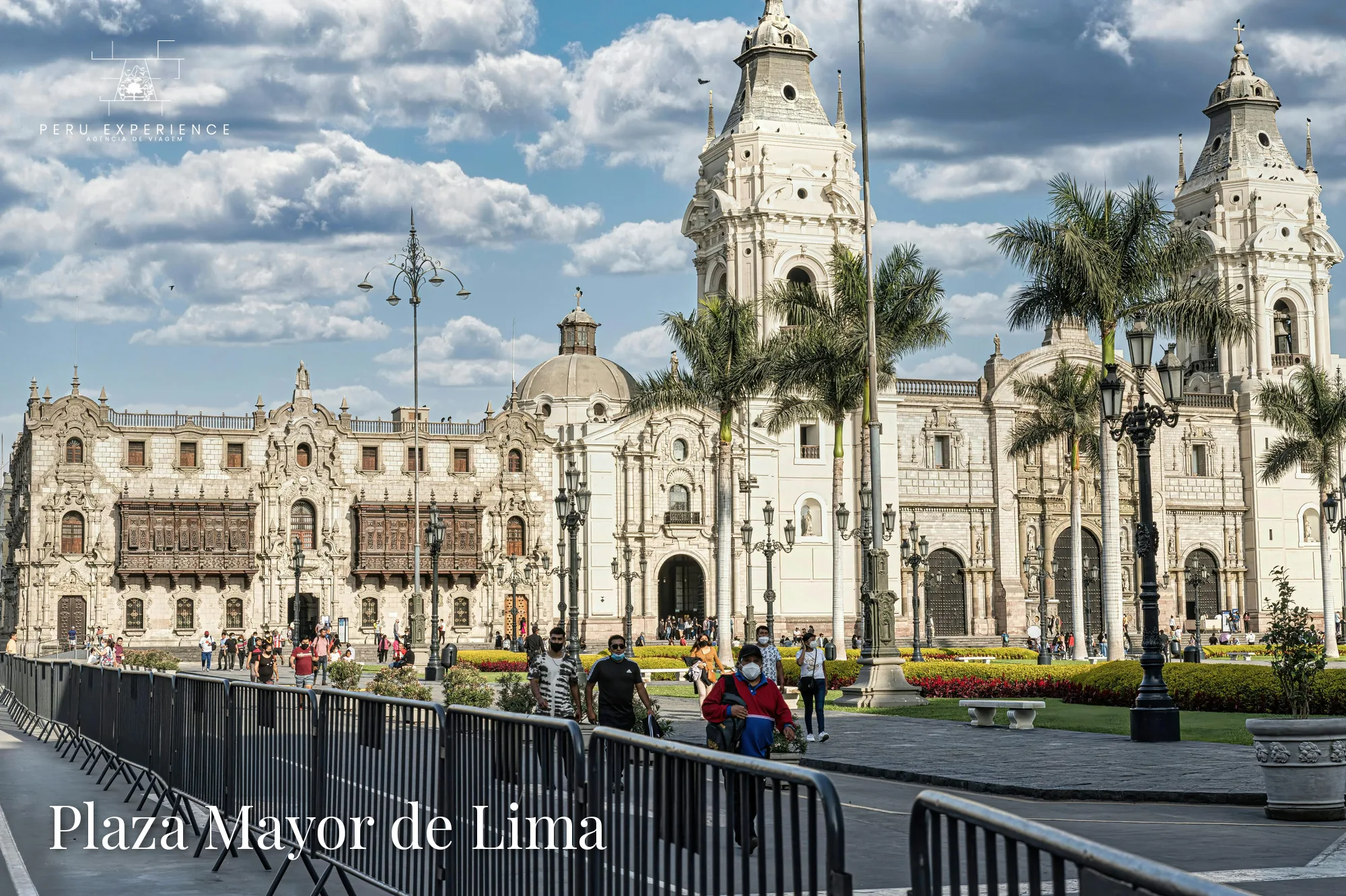 Vista panorâmica da Plaza Mayor de Lima com Catedral e Palácio Arzobispal — Centro Histórico Patrimônio UNESCO