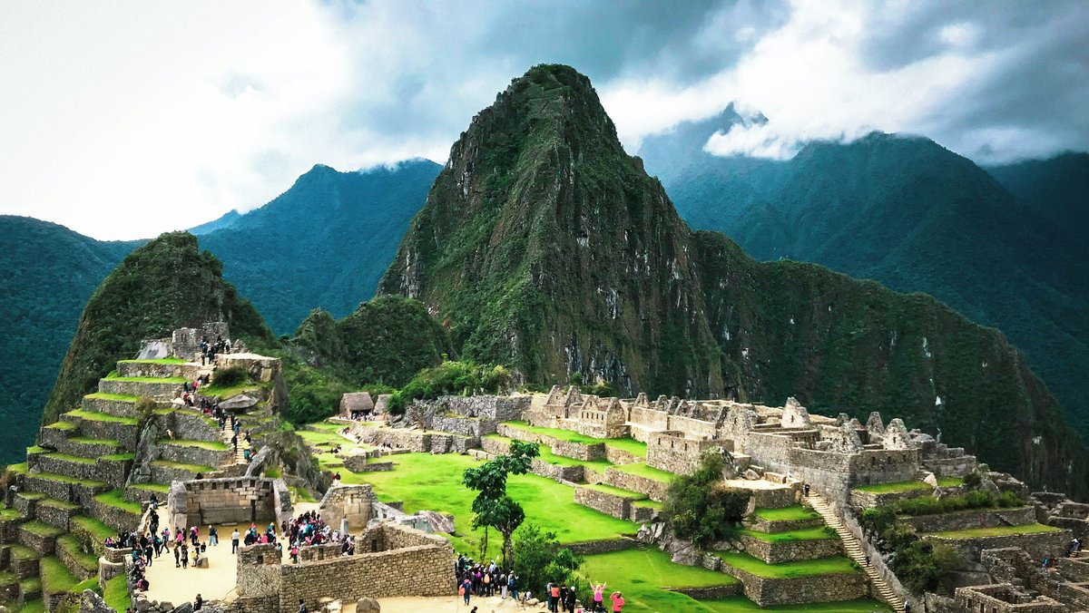 Machu Picchu — cidadela inca com Huayna Picchu ao fundo, atração turística no Peru a 2.430m de altitude, Patrimônio UNESCO